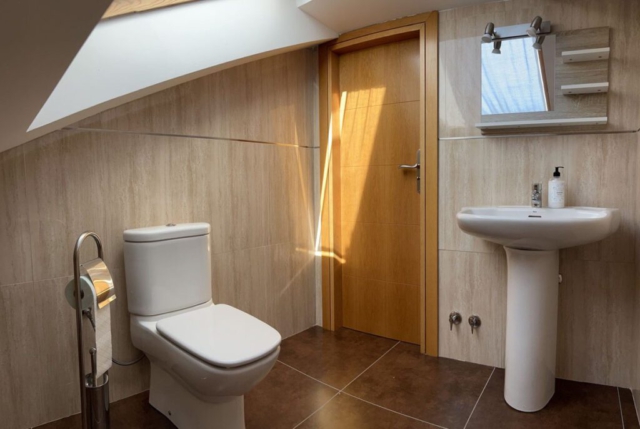 Baños de Casa Rural La Libelula en El Espinar