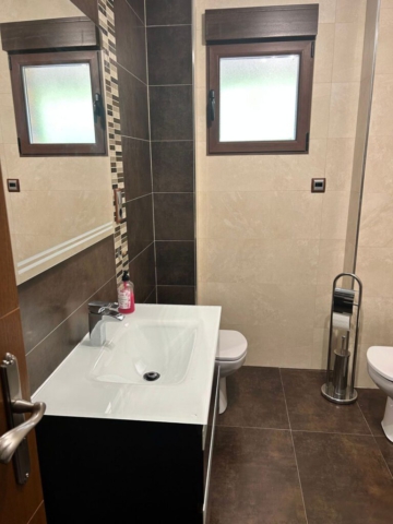 Baños de Casa Rural La Libelula en El Espinar