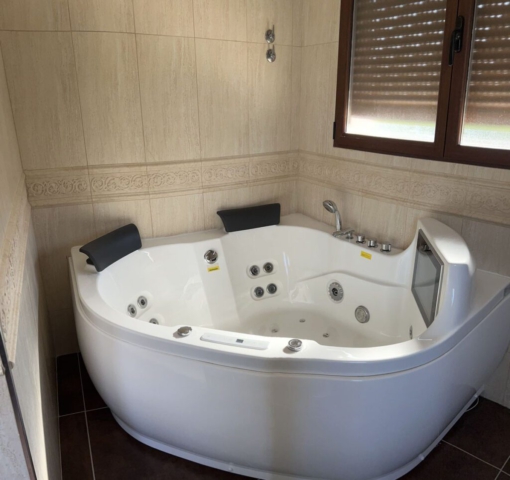 Baños de Casa Rural La Libelula en El Espinar